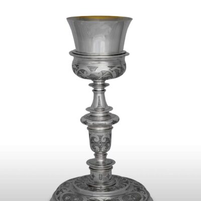 Cáliz cincelado en plata de ley