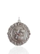 Medalla niño en la cuna