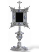 Relicario en Plata con Cabujones de Esmalte