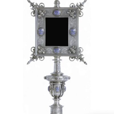 Relicario en Plata con Cabujones de Esmalte