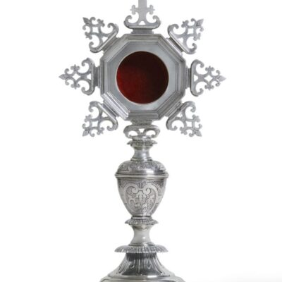 Relicario Pequeño Teca Octogonal Cruz Plana. Plata