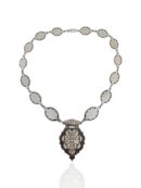 Gargantilla aldaba completa.