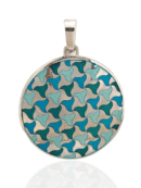 Colgante en plata de ley y esmalte a fuego.