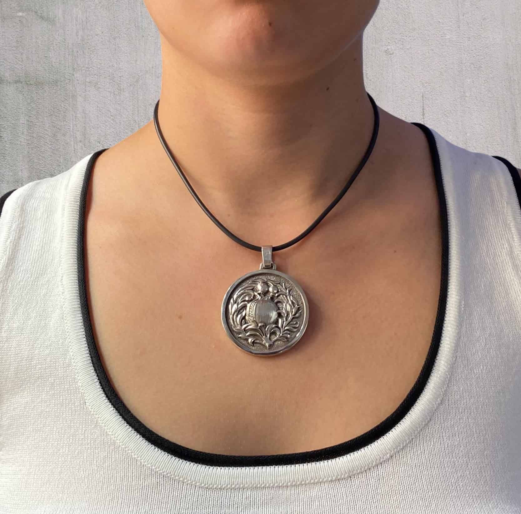 colgante granada abierta