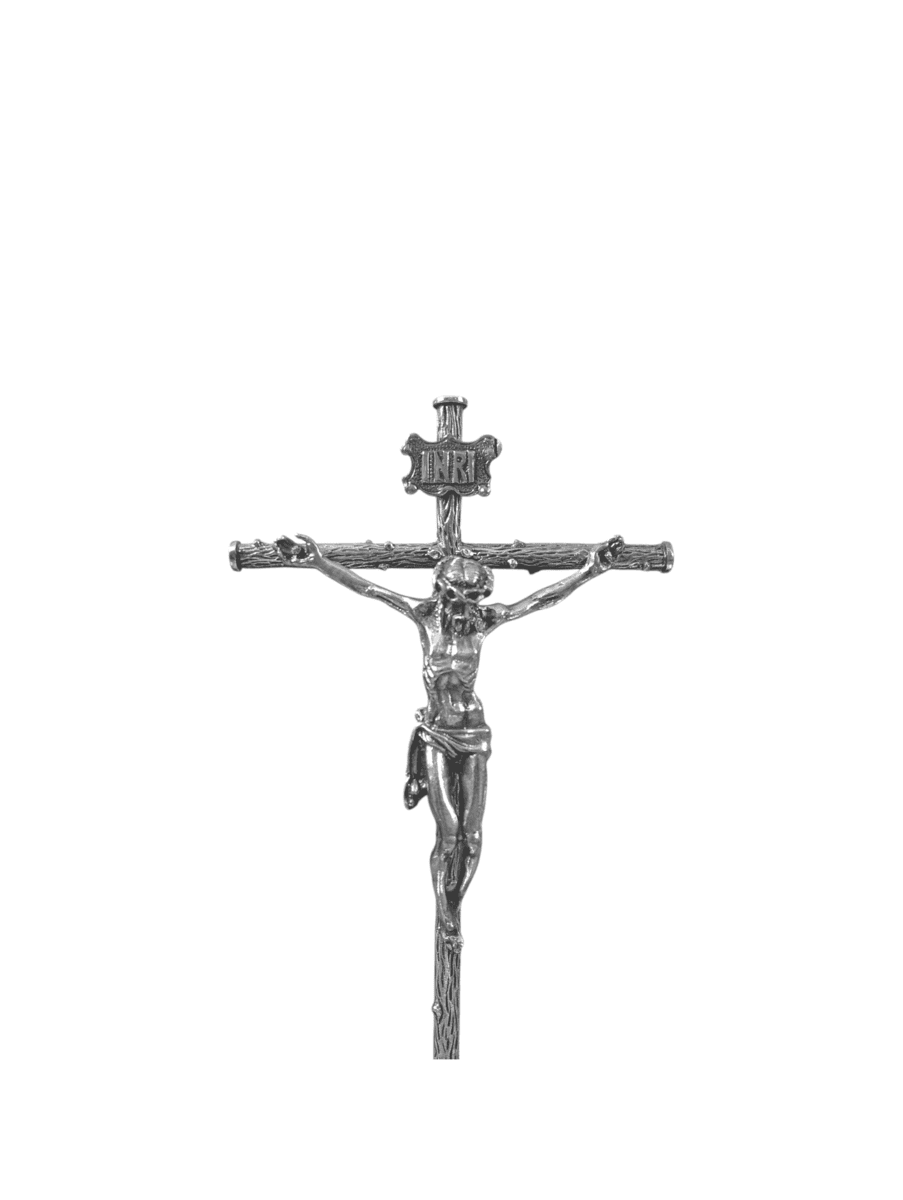crucifijo en plata de ley.